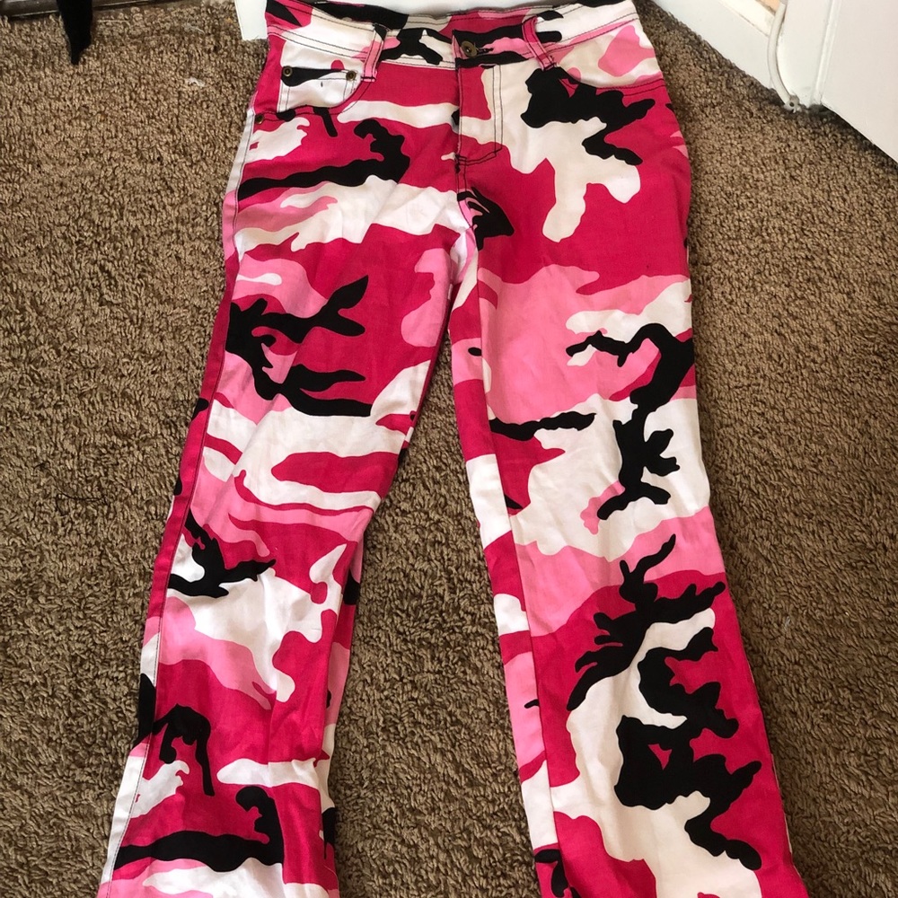 pink camo pants (never worn)